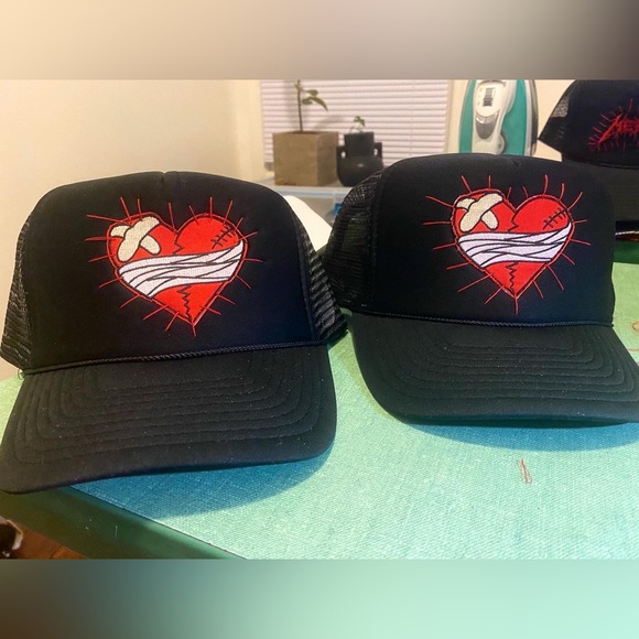 Broken heart trucker - Picture 1 of 3